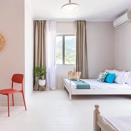 13 - Central, Access Apartment